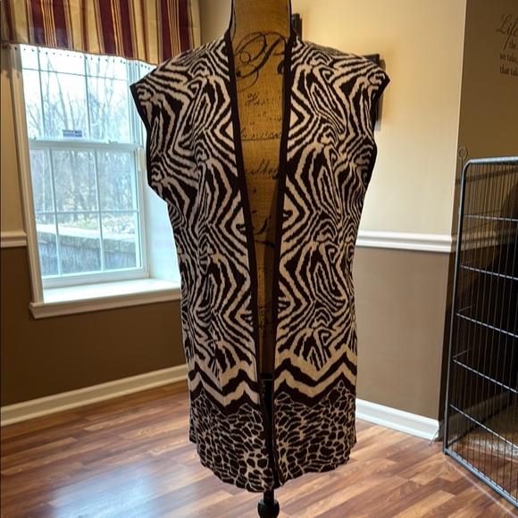 Chico's Tops - Chicos size 2 brown and off white patterned vest